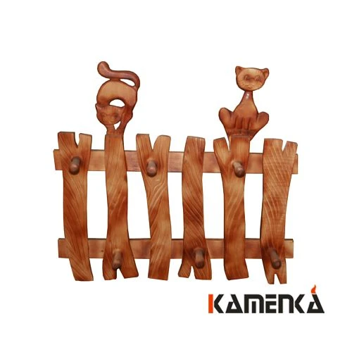 Вешалка Кот на заборе кавказская липа тонированная
